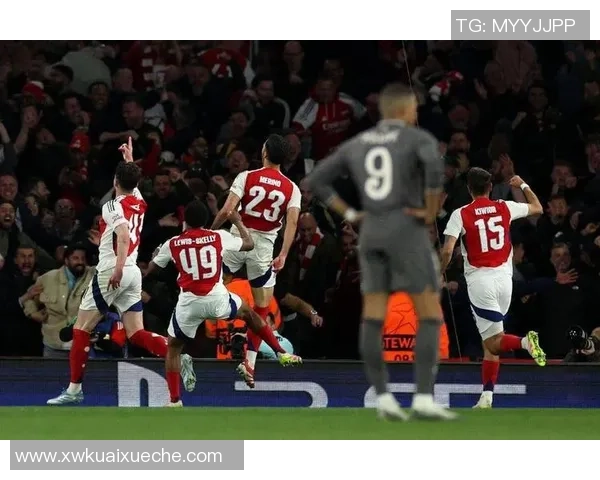 英超激战：里昂逆转皇马神扑时刻引爆全场激情回顾