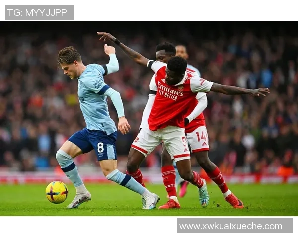 英超激战马竞绝杀本菲卡补时进球引发争议判罚全场沸腾