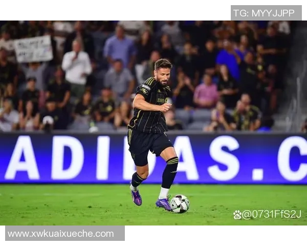 中超精彩对决里昂与切尔西战平补时进球引发全场狂欢回顾十大精彩瞬间 中超精彩对决里昂与切尔西战平补时进球引发全场狂欢回顾十大精彩瞬间