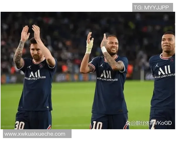 中超热战:巴黎圣日耳曼与那不勒斯激战成平局转会传闻引发热议 中超热战:巴黎圣日耳曼与那不勒斯激战成平局转会传闻引发热议