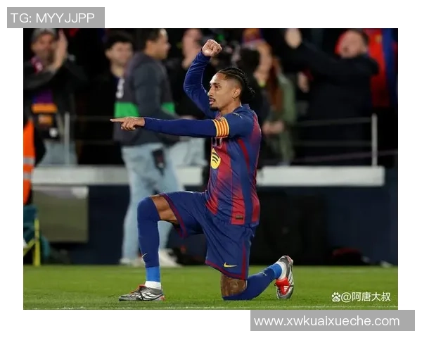 欧联杯经典对决AC米兰惊险逆转巴萨乌龙球引爆全场激情时刻