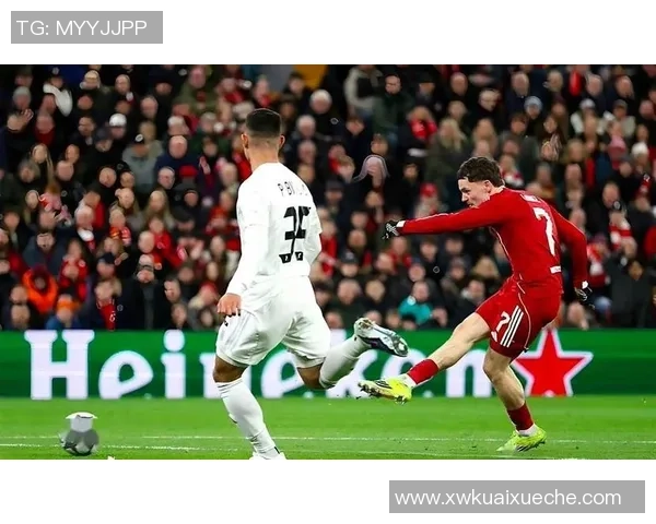 中超精彩对决本菲卡逆转曼城补时绝杀引发全场狂欢