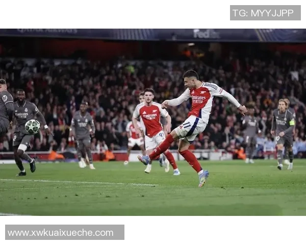 意甲激战：拜仁逆转阿森纳6-2绝杀瞬间引发全场狂欢赛后点评